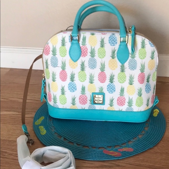 Dooney & Bourke Handbags - 🍍RARE🍍DOONEY & BOURKE pineapple purse!